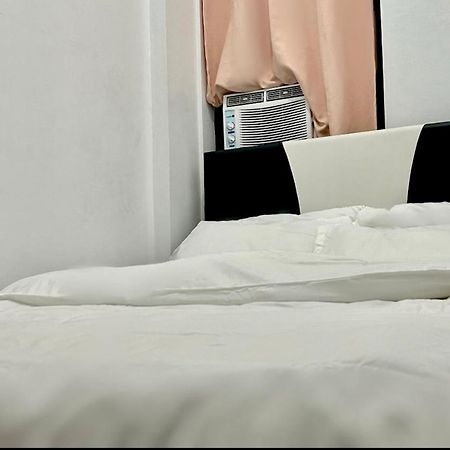 Private Room With Ac And Fan At Ekg Manila House Rental Zewnętrze zdjęcie