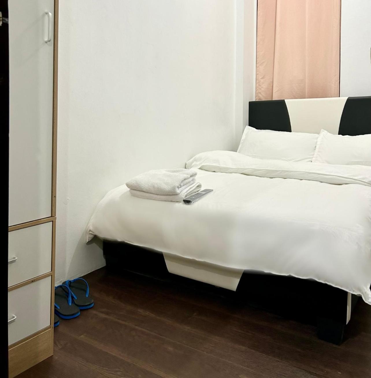 Private Room With Ac And Fan At Ekg Manila House Rental Zewnętrze zdjęcie